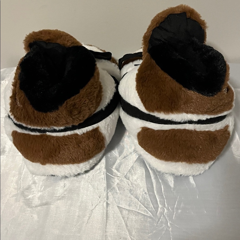 Air Jordan’s Furry Brown and White Slippers with Black Accents - Picture 3 of 5